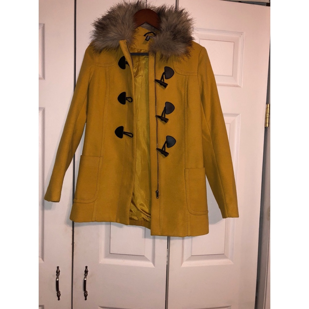 NEVER WORN yellow toggle pea coat
